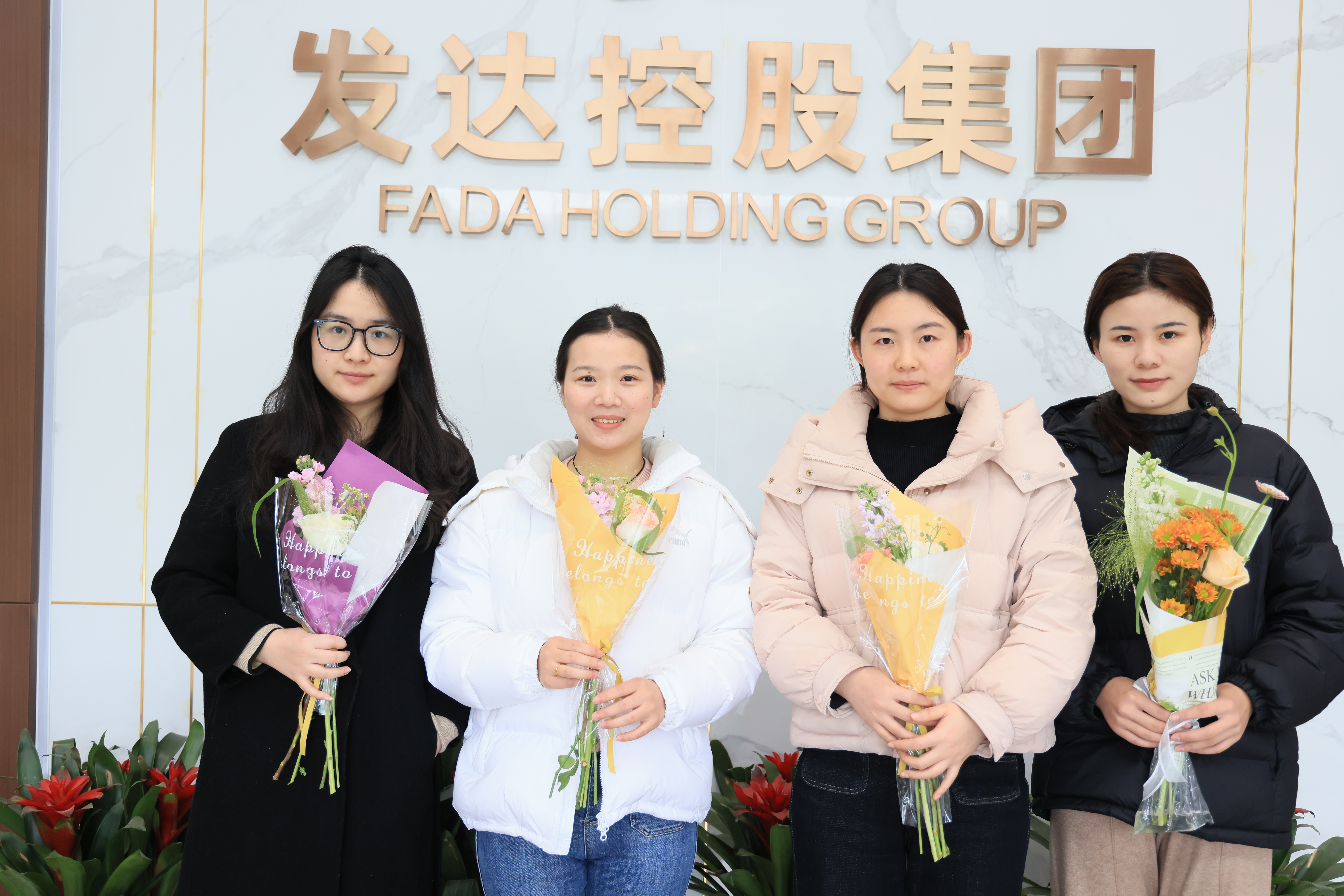 以繁花，頌芳華，致敬最美的她